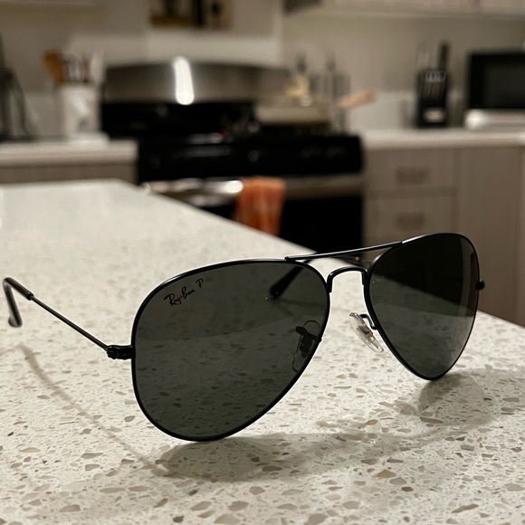 Sold Good Condition RB3025 AVIATOR TOTAL BLACK RAY-BAN - Picture 2 of 8